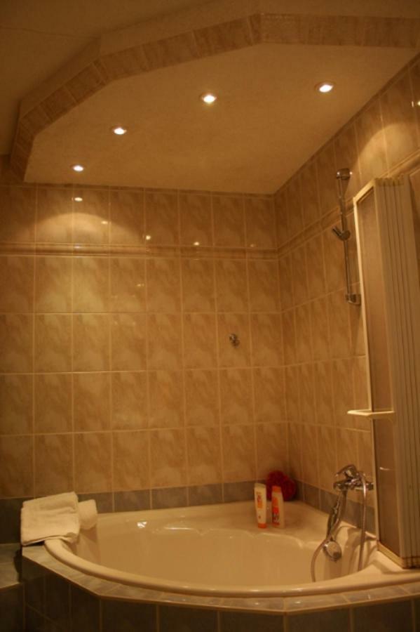 Ferienwohnung Und Pension Guertler Mohlsdorf エクステリア 写真